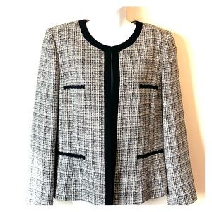 Classic Tahari tweed open front jacket 14